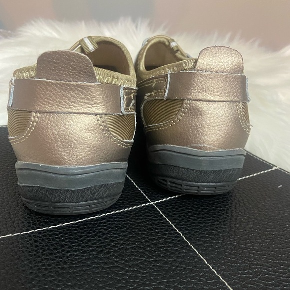 Spring Step Sz 39 Dull Gold Metallic Women’s Slip On Shoes - Picture 3 of 7